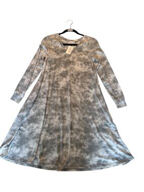 LuLaRoe Emily Long Sleeve V-Neck A-Line Dress in Heathered Gray